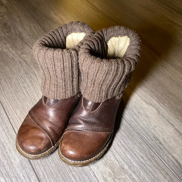 EUC El Naturalista Yggdrasil Soft Grain Boot Leather w/ Knitted Fold Over Cuff - Picture 2 of 12